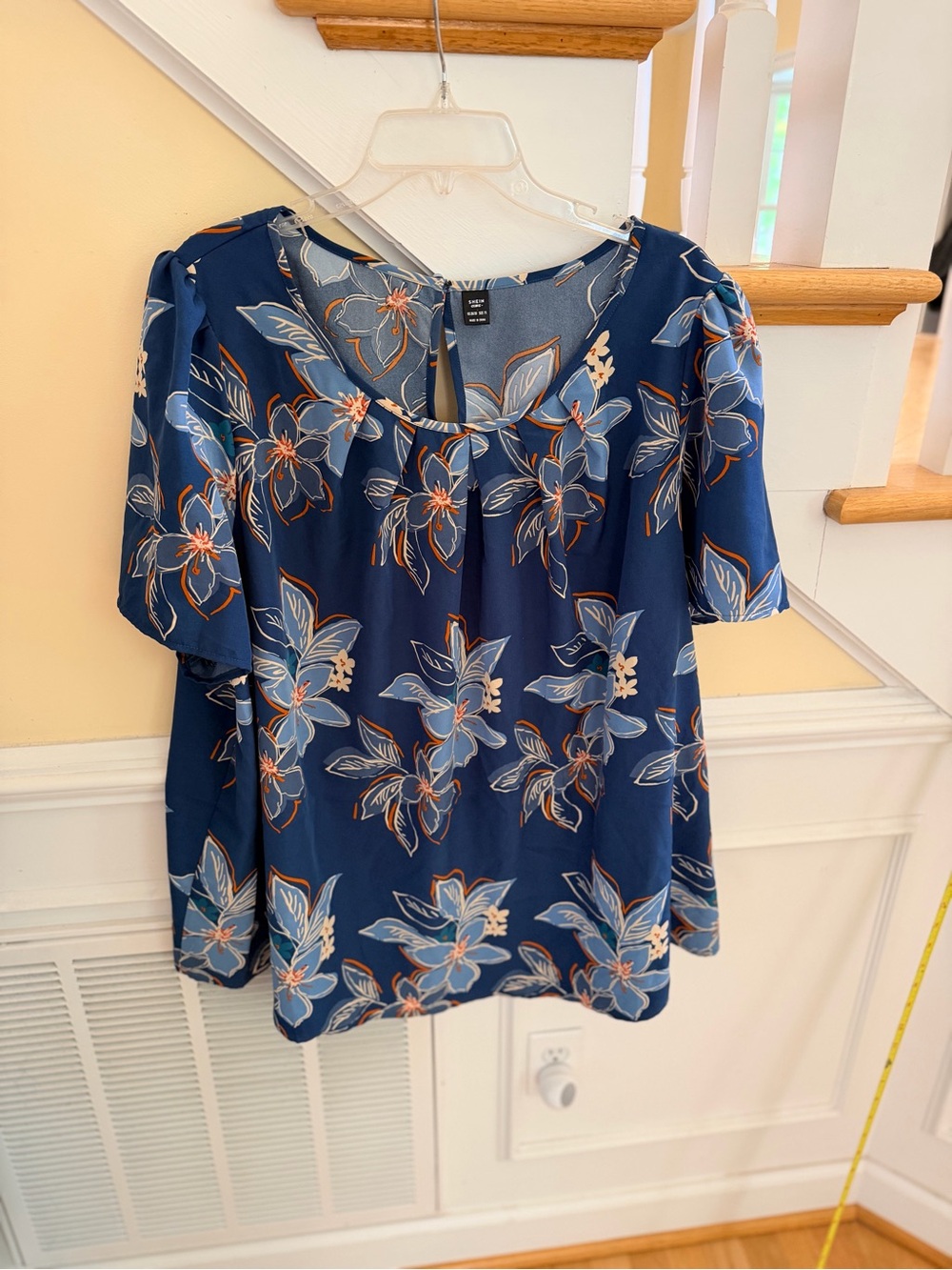 Women's Size 28/30 SHEIN Navy Floral Short Sleeve Blouse Light Blue Accents GUC